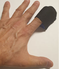 Polygraph on a finger with 5 signals.
