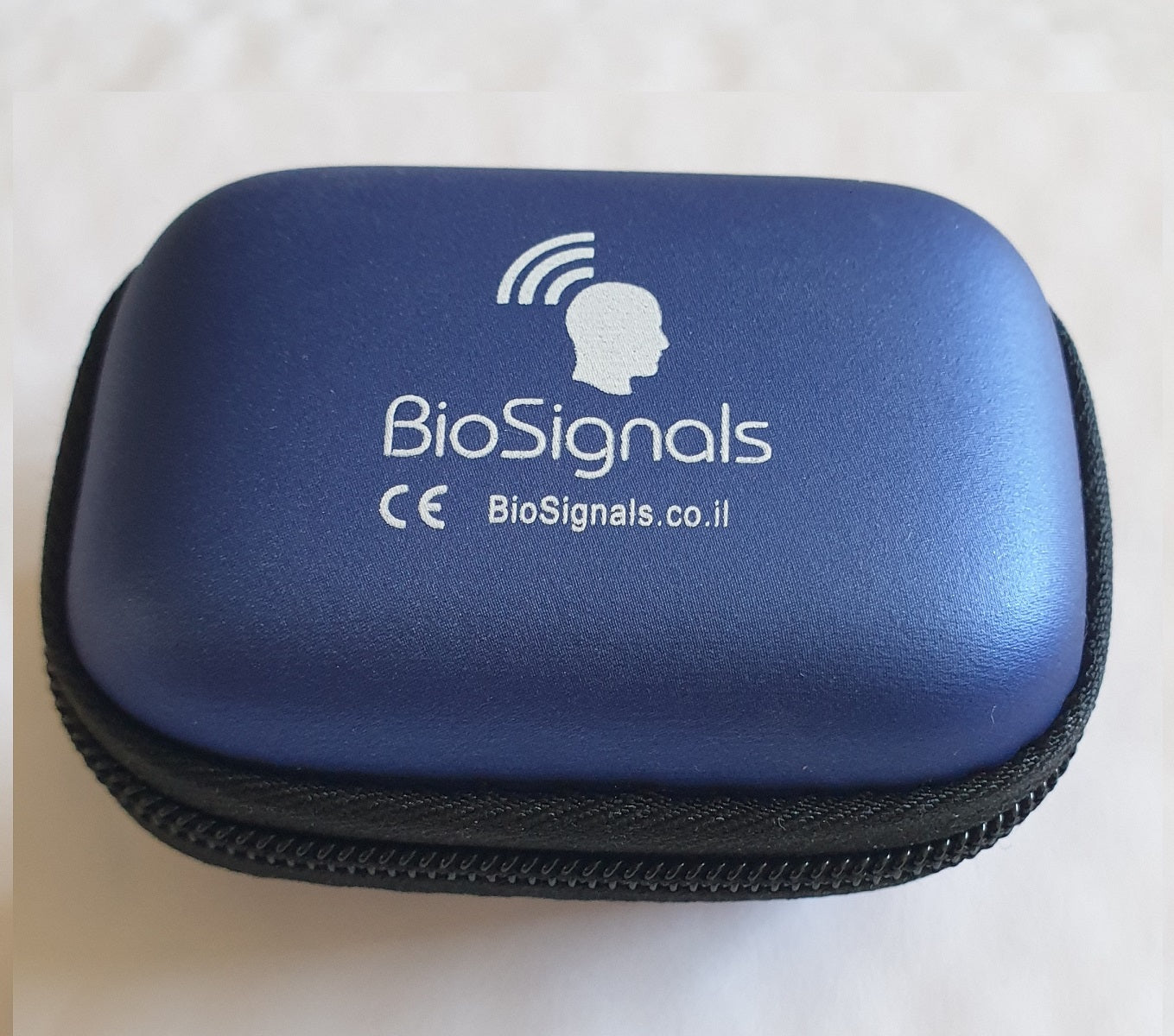 Biofeedback AI-HRV one finger PPG wireless sensor. Professional product for clinical or home use.